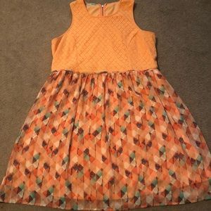 Sleeveless geometric patterned dress size XXL